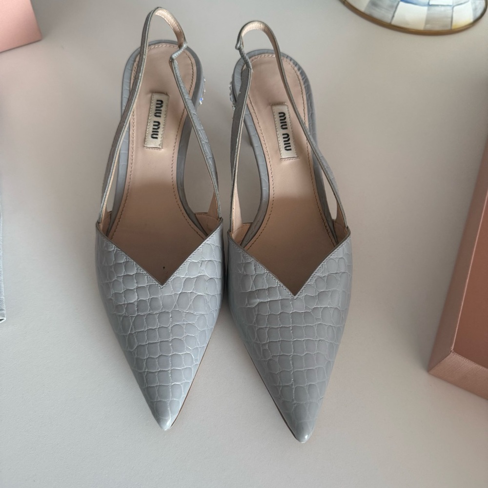 Miu Miu Calzature Donna mini heel size 8.5
Color-nube/grey